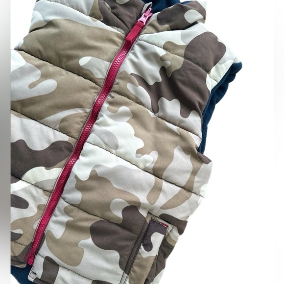 3SixT Boys Camo Fleece Lined Puffer Vest Size 4-5 - Picture 2 of 4